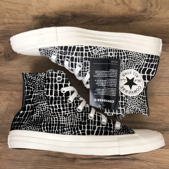 CONVERSE CTAS HIGH TOP BRAND NEW - Picture 9 of 15